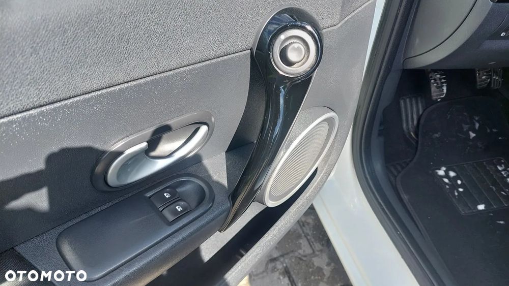 Renault Clio 1.2 16V 75 Night and Day - 14