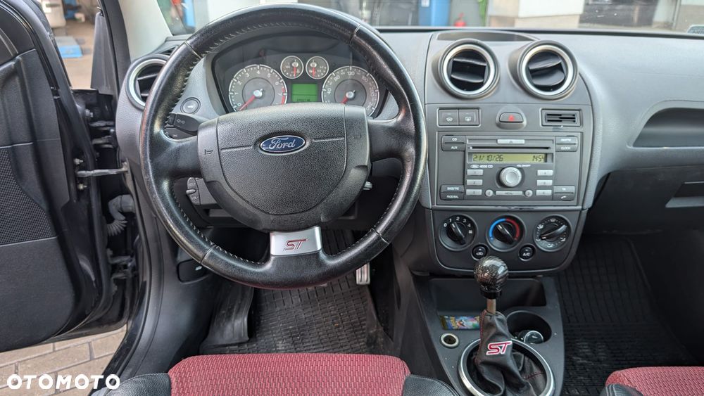 Ford Fiesta 2.0 ST - 8