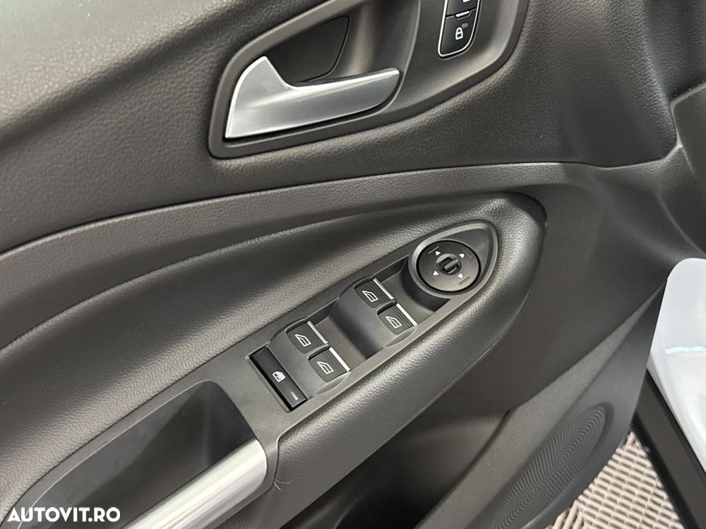 Ford Kuga - 15