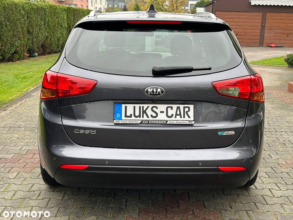 Kia Ceed 1.6 GDI ISG Dream-Team Edition - 31