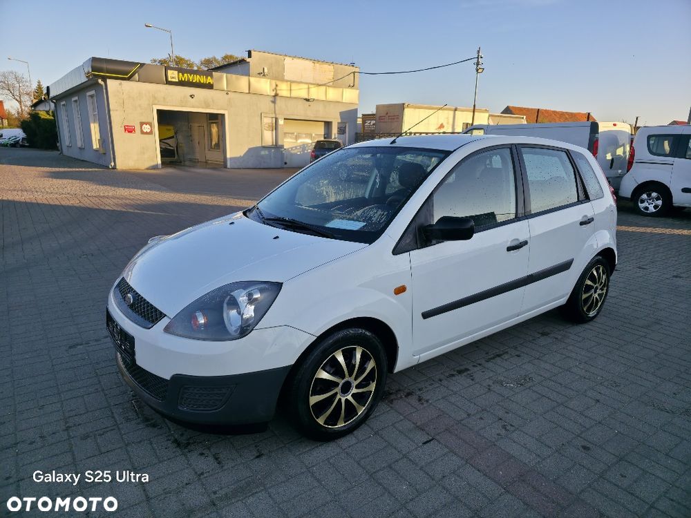 Ford Fiesta - 2
