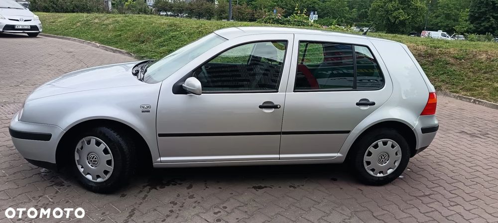 Volkswagen Golf - 2