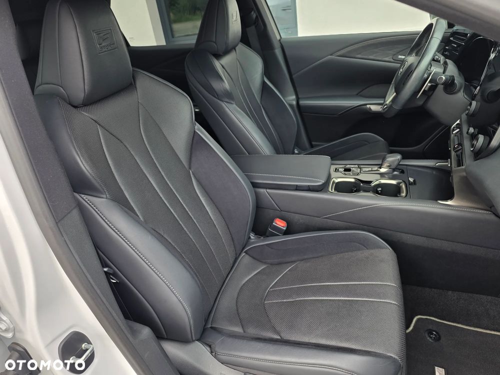 Lexus RX - 25