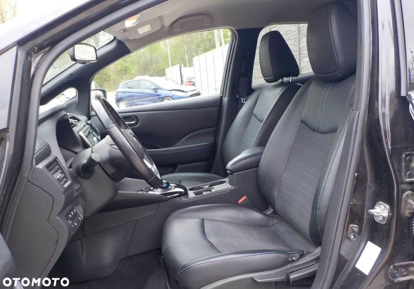 Nissan Leaf - 25