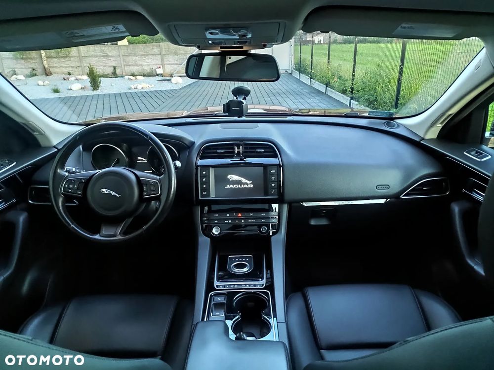 Jaguar F-Pace - 7