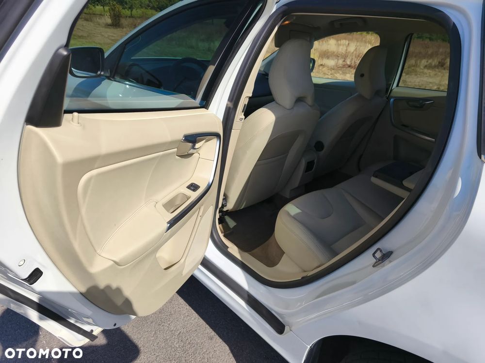 Volvo XC 60 D4 Momentum - 12