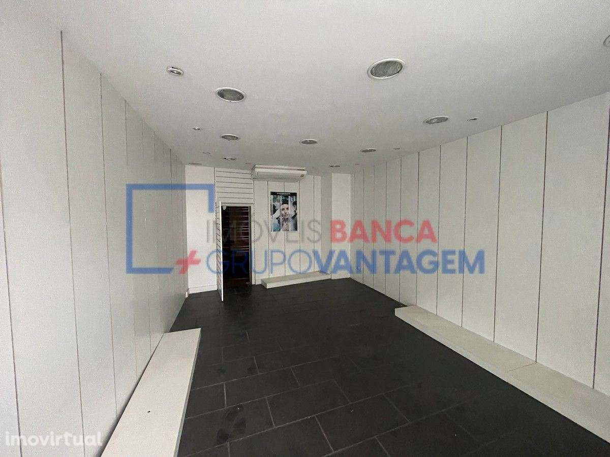 Prédio urbano de 3 pisos, 320m2 de área bruta, no centro histórico ... - Grande imagem: 4/30