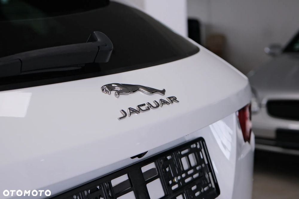 Jaguar F-Pace 2.0 i4D AWD Prestige - 16