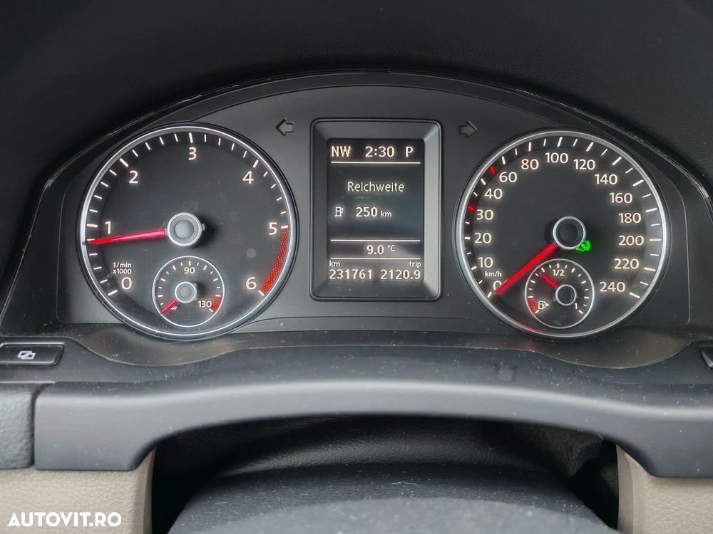 Volkswagen Golf Plus 2.0 TDI DSG Comfortline - 22