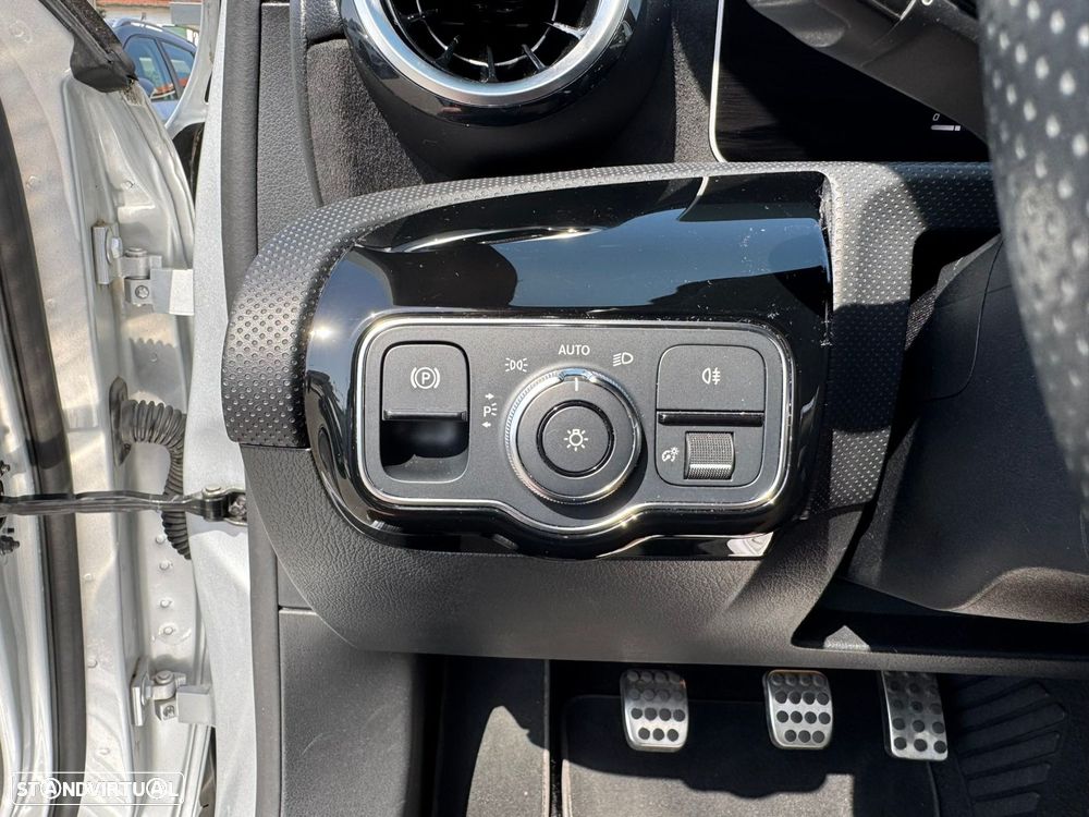 Mercedes-Benz A 160 AMG Line - 18