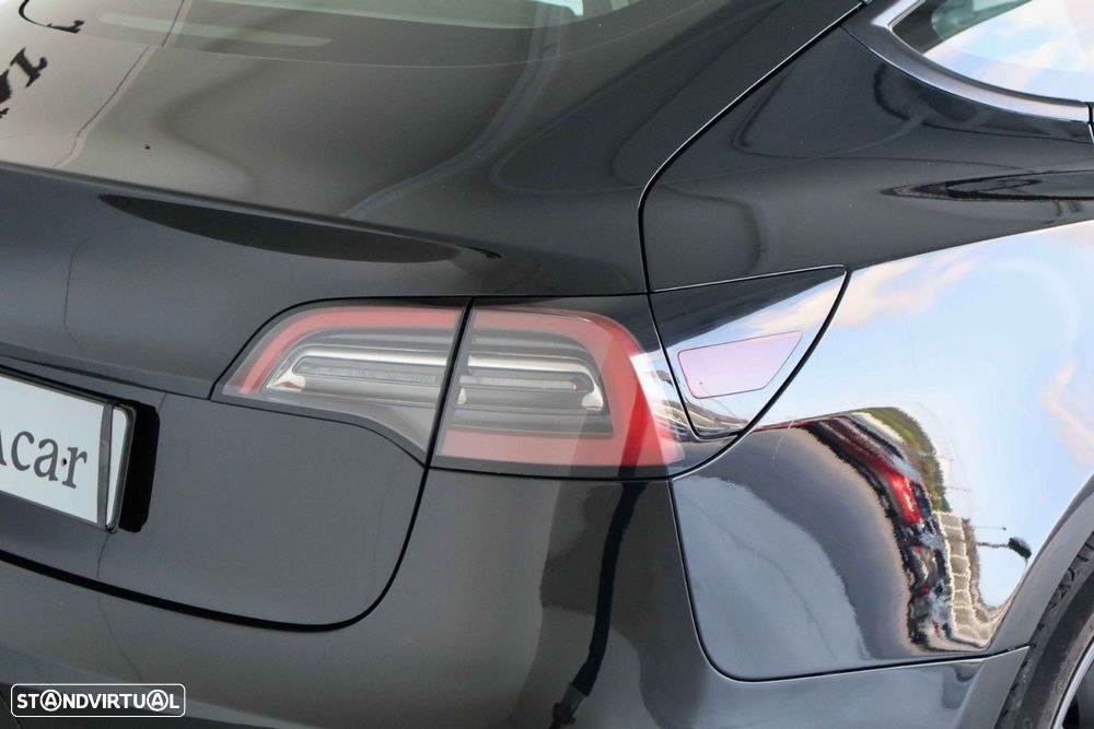 Tesla Model 3 - 9