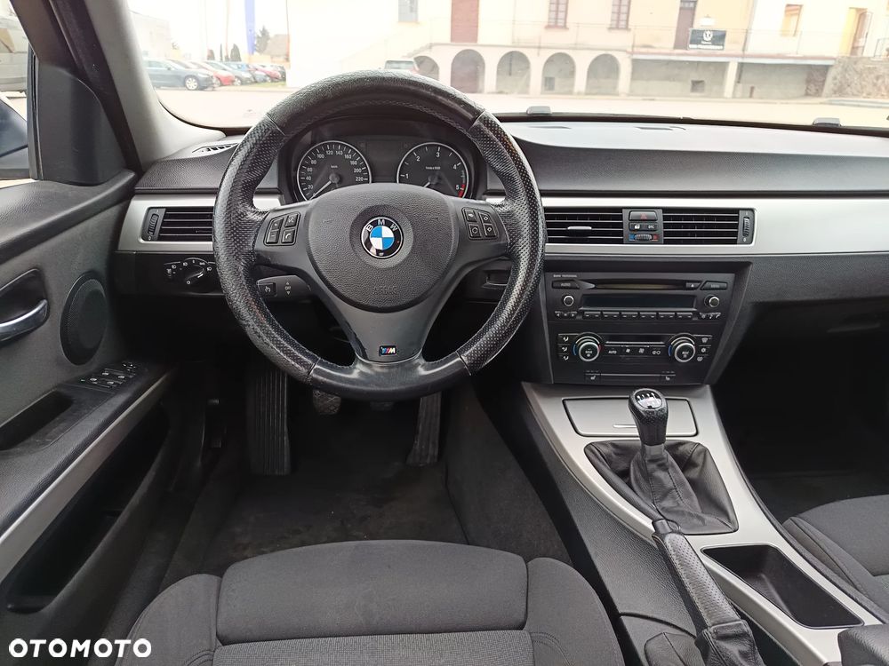 BMW Seria 3 320d DPF - 8