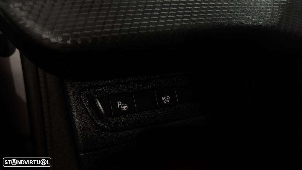 Peugeot 2008 PureTech 110 GPF Stop&Start EAT6 Allure - 33