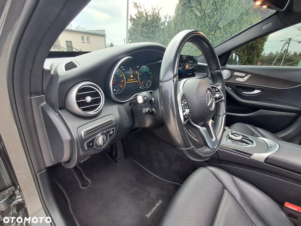 Mercedes-Benz Klasa C 300 4Matic 9G-TRONIC Exclusive - 15