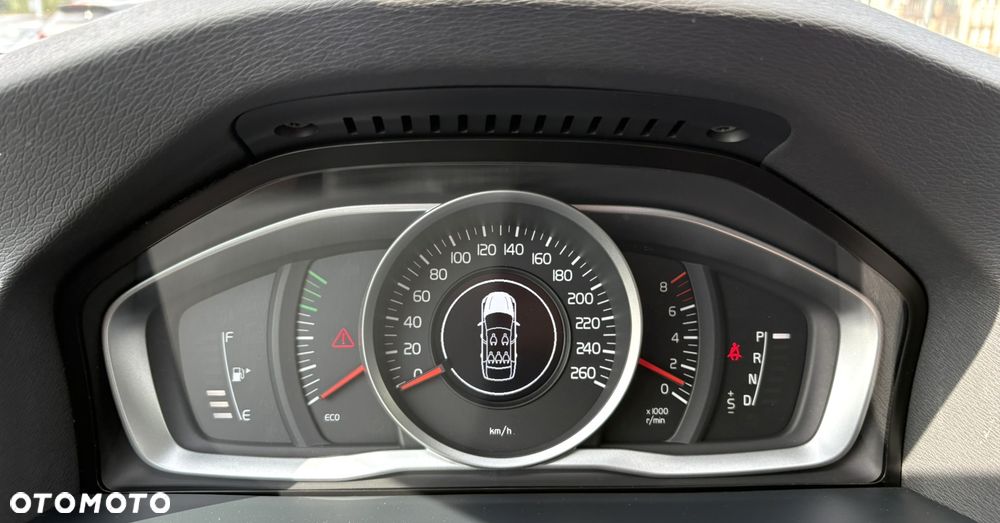 Volvo V60 T4 Momentum - 13
