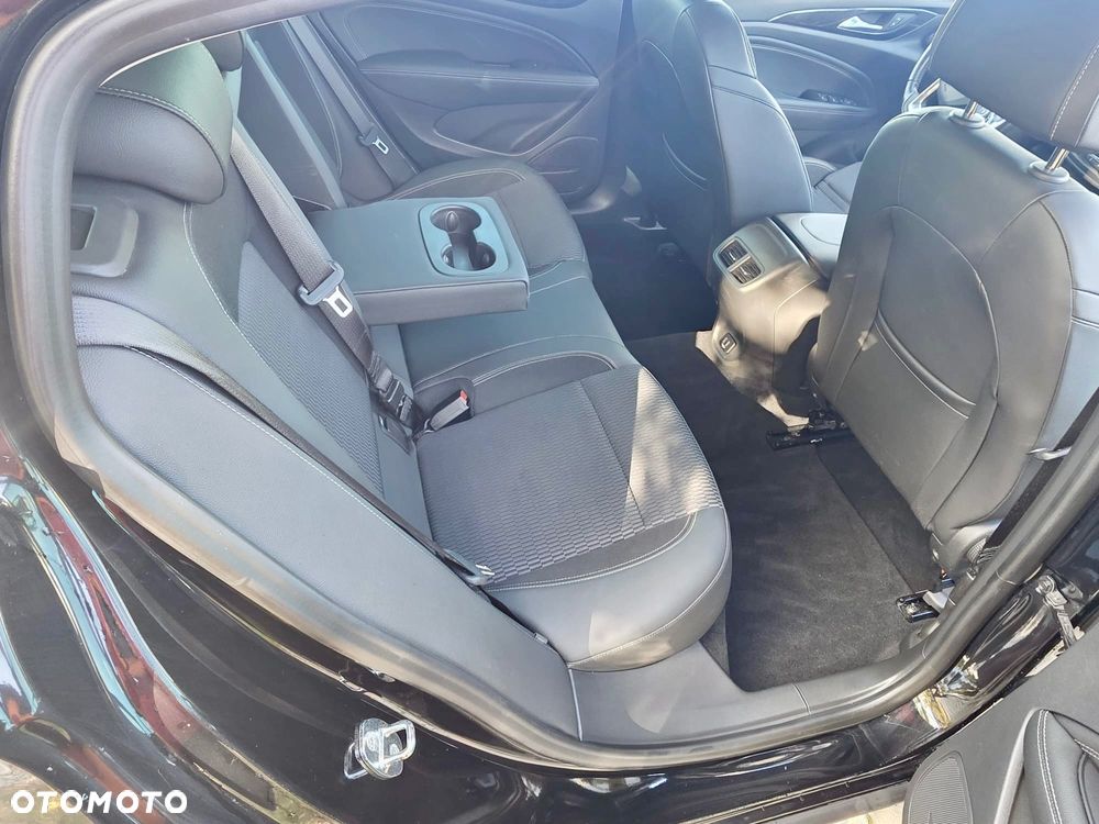 Opel Insignia 1.5 T Exclusive S&S - 13