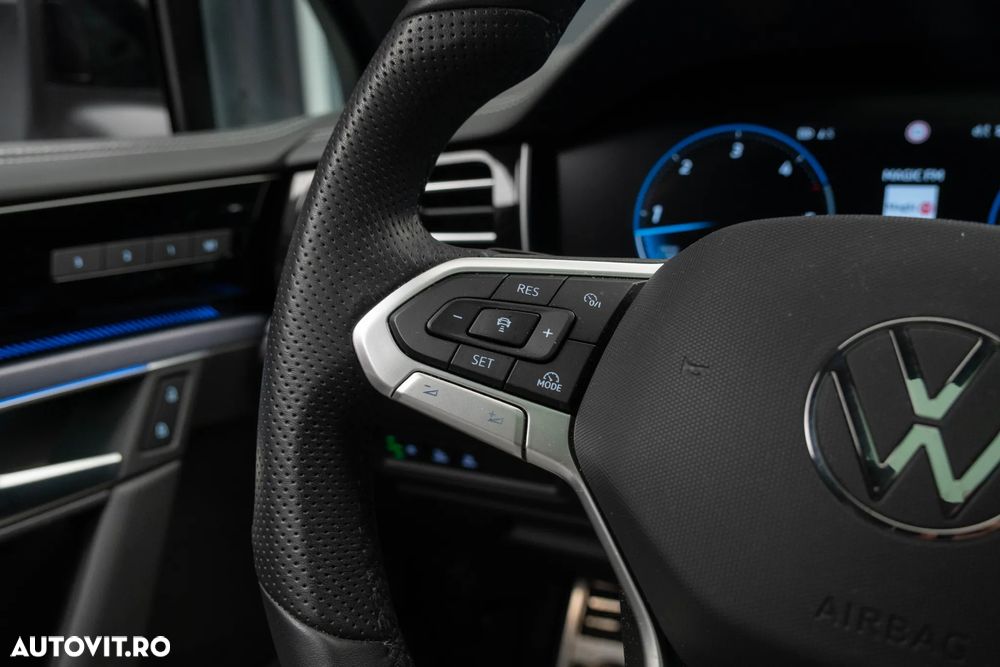 Volkswagen Touareg V6 TDI 4MOTION R-Line - 24