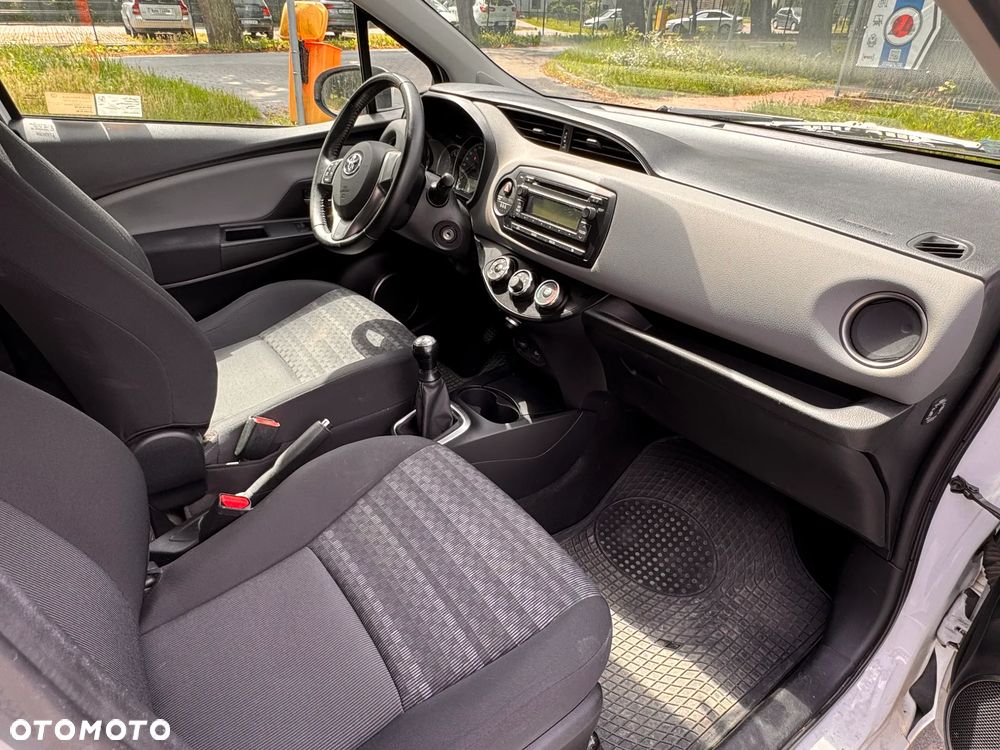 Toyota Yaris 1.0 Active EU6 - 11