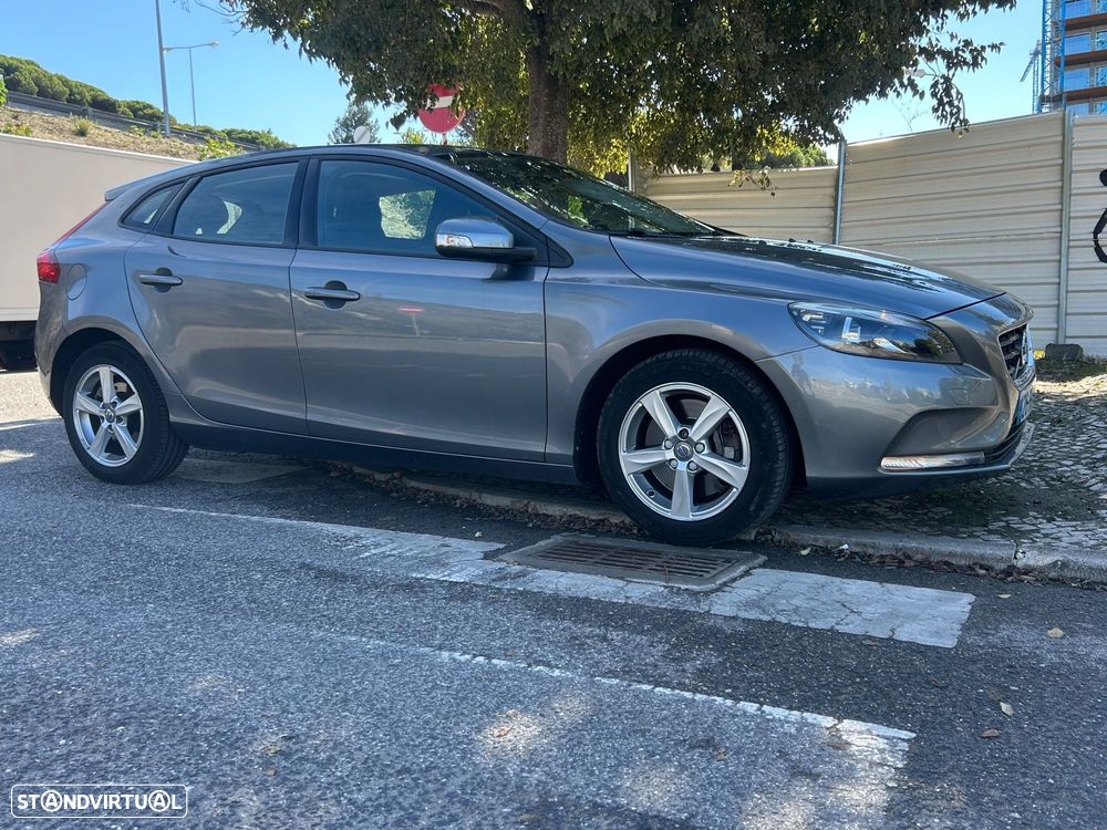 Volvo V40 2.0 D2 Momentum Geartronic - 5
