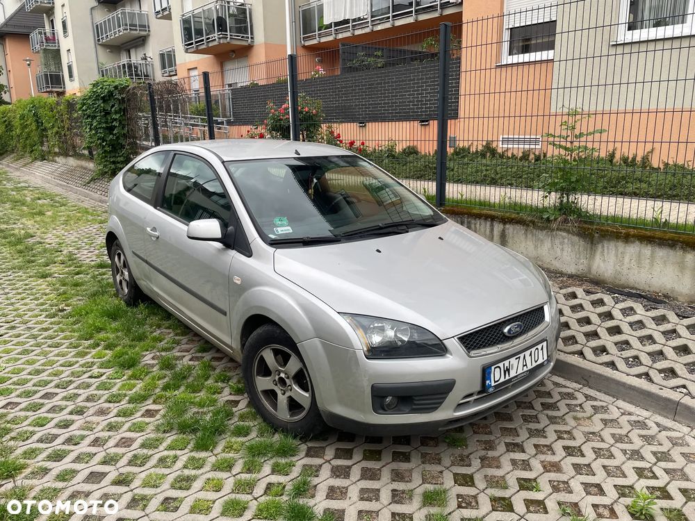 Ford Focus 1.6 16V Ambiente - 1