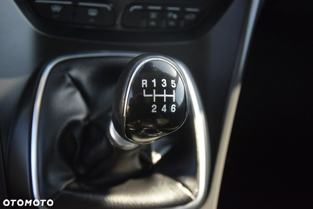 Ford Kuga 2.0 TDCi 4WD Titanium - 32