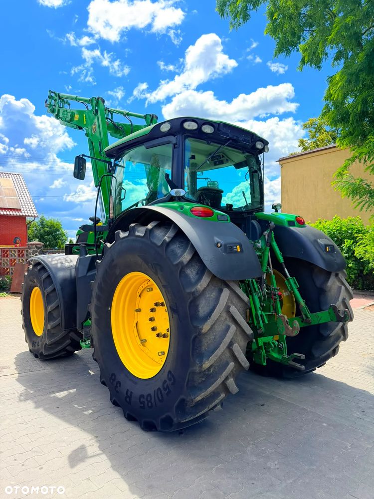 John Deere 6210R - 9