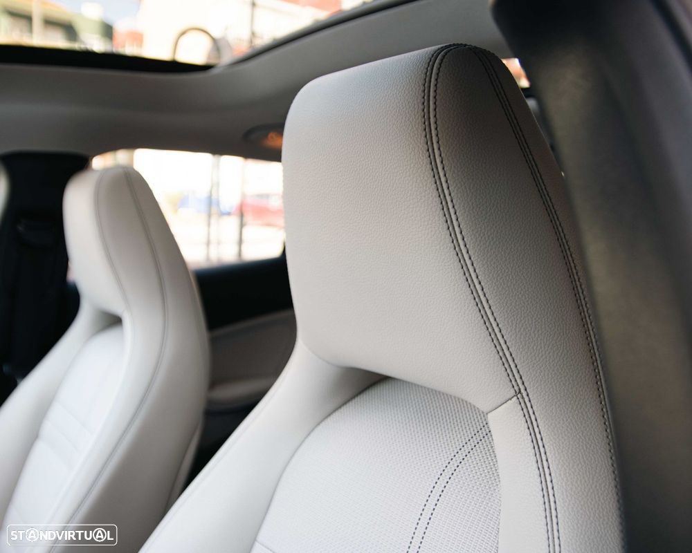 Mercedes-Benz GLA 220 d 7G-DCT Urban - 27