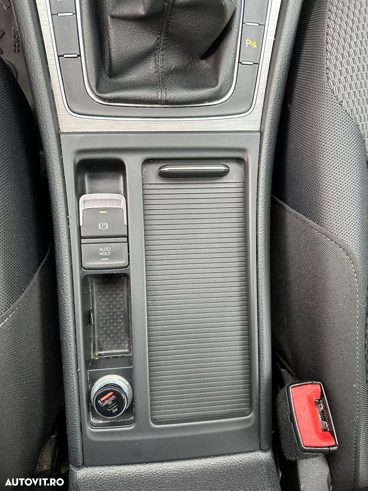 Volkswagen Golf - 11