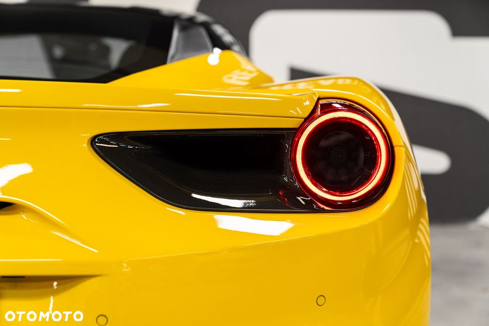 Ferrari 488 - 18