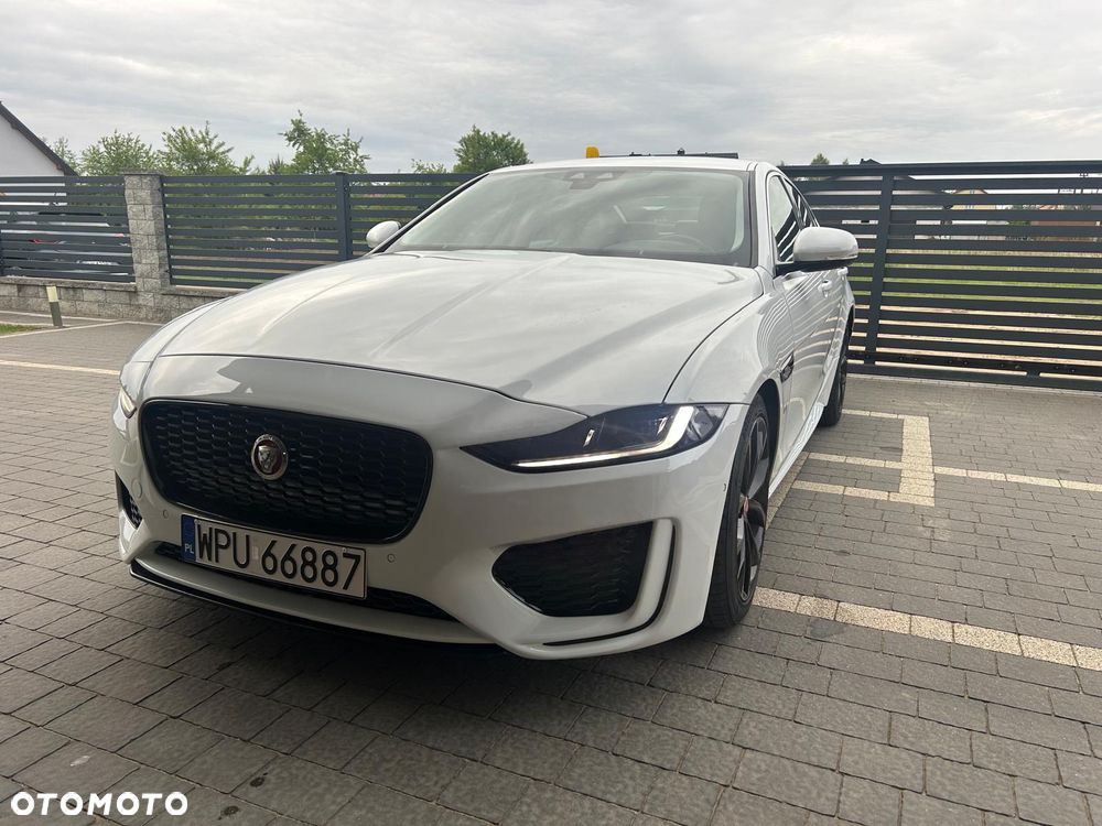 Jaguar XE 2.0 T R-Sport - 21