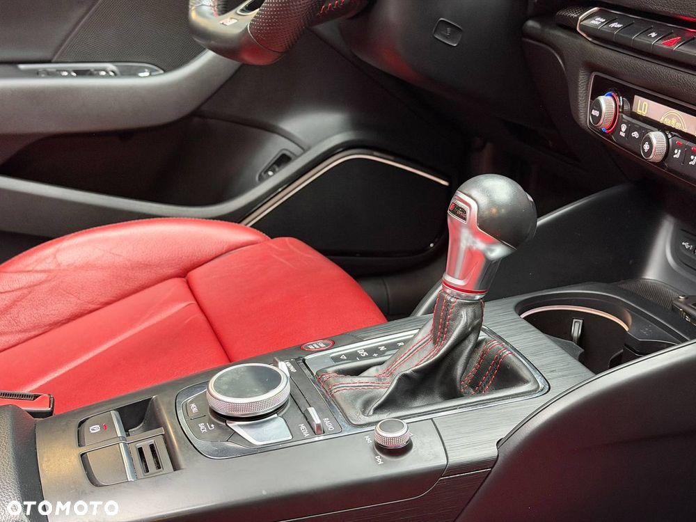 Audi S3 S tronic - 27