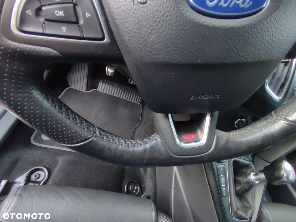 Ford Focus 2.0 TDCi ST - 21