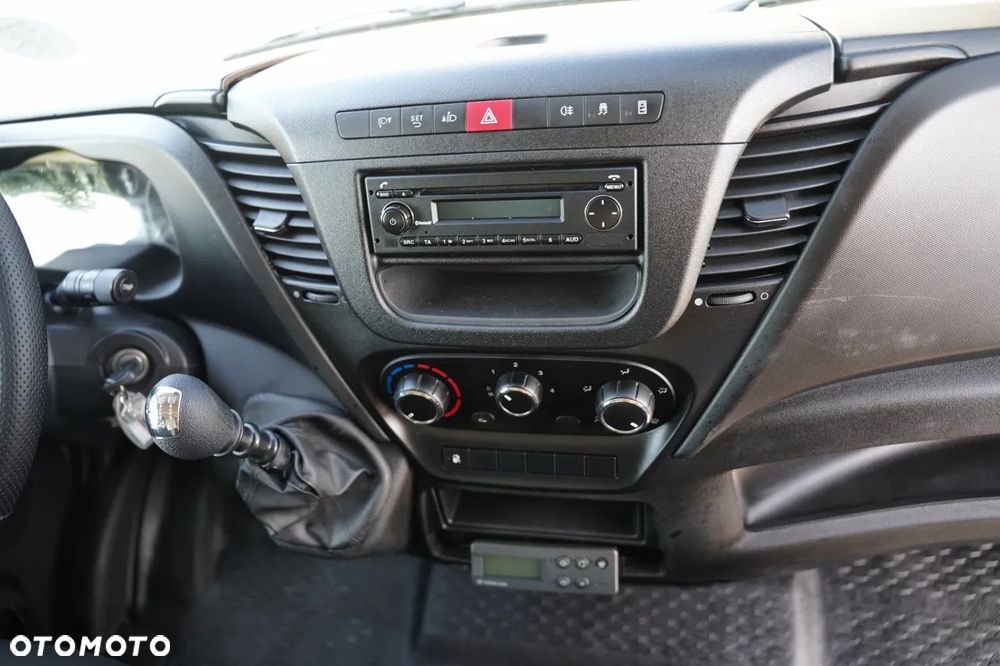 Iveco DAILY 35-130 / CHŁODNIA / MUTITEMPERATURA / 2 X  AGREGAT THERMO KING / SPROWADZONY - 27