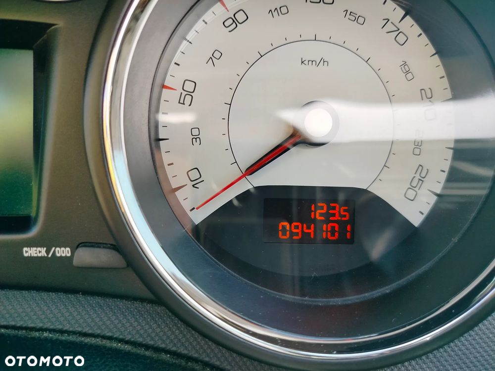 Peugeot 308 CC - 21