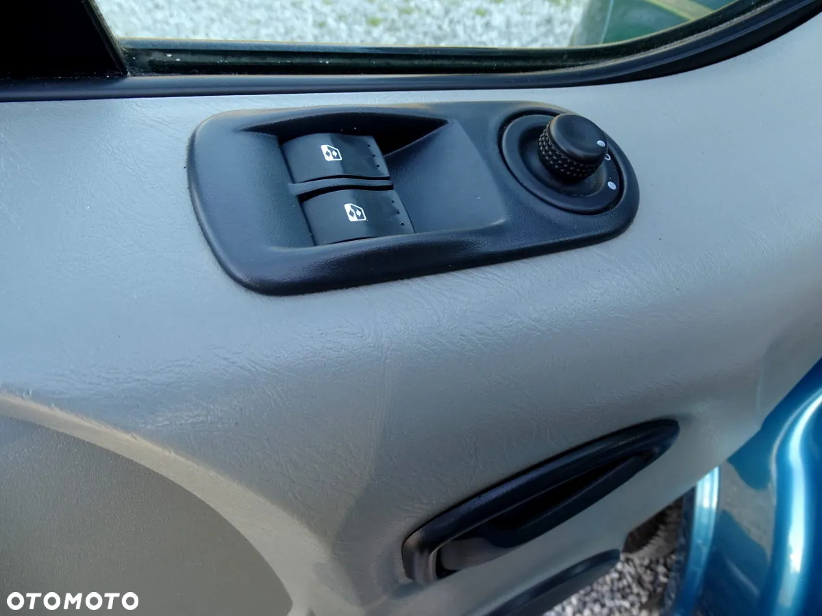 Renault Trafic L1H1 Passenger Quickshift - 9
