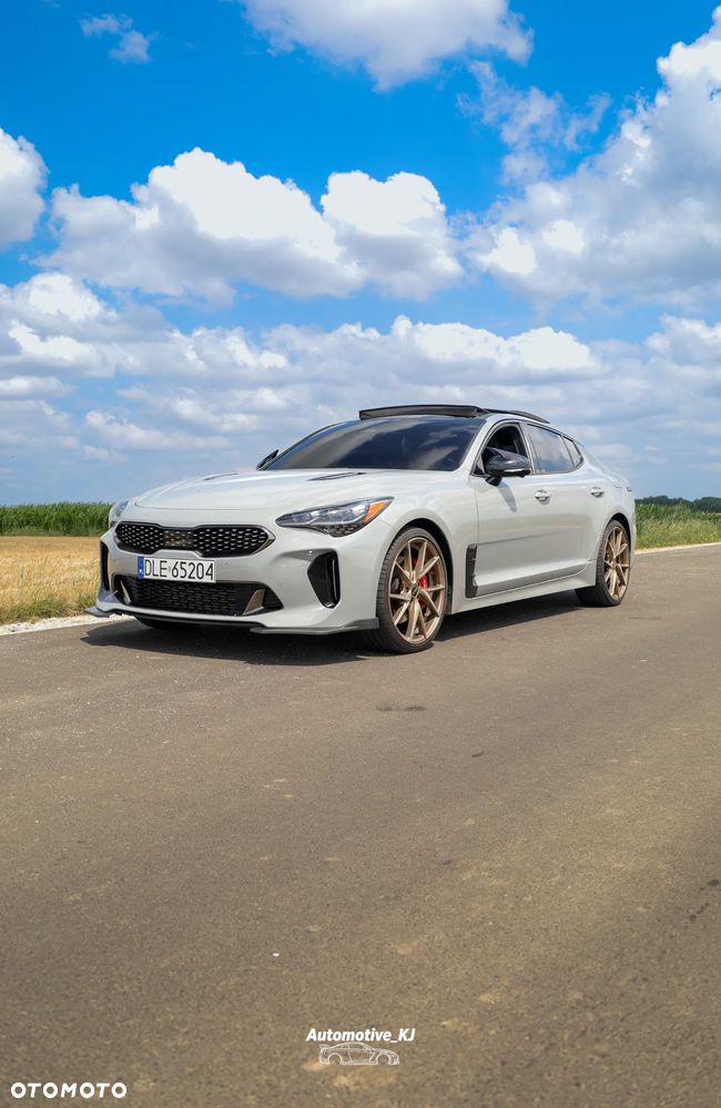 Kia Stinger - 2
