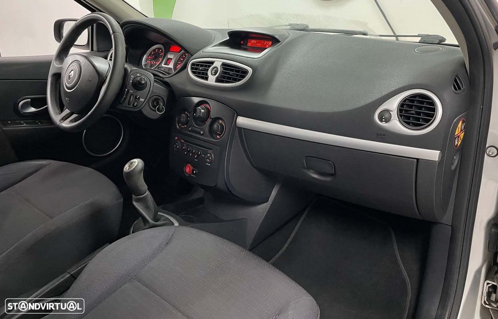 Renault Clio 1.2 16V Dynamique - 17