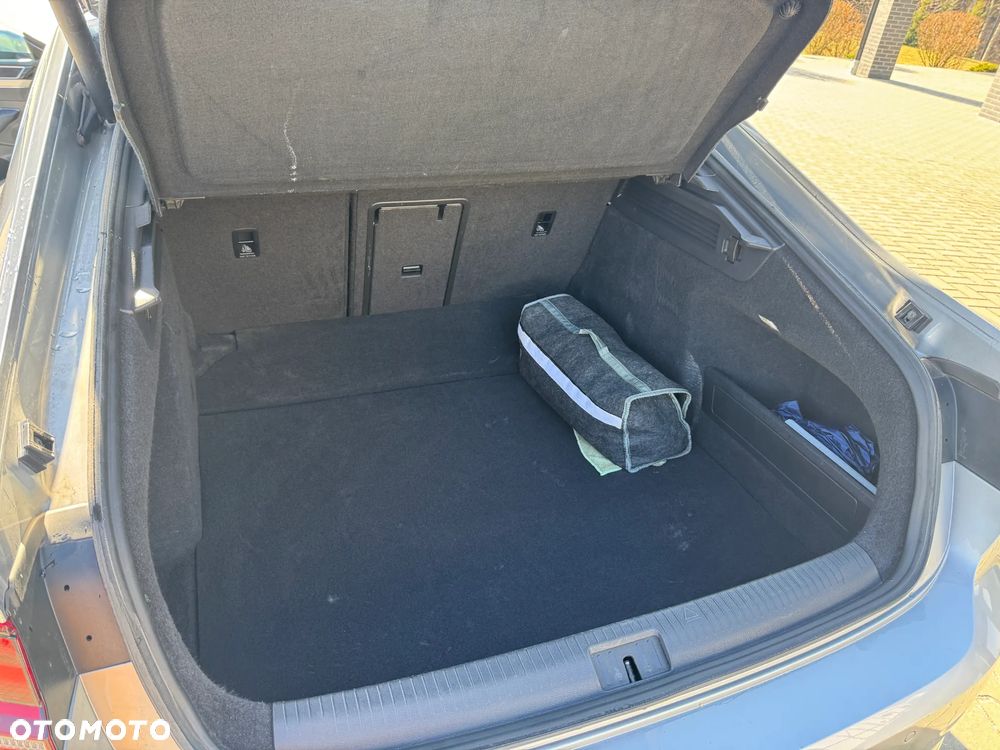 Volkswagen Arteon 2.0 TDI SCR R-Line DSG - 22