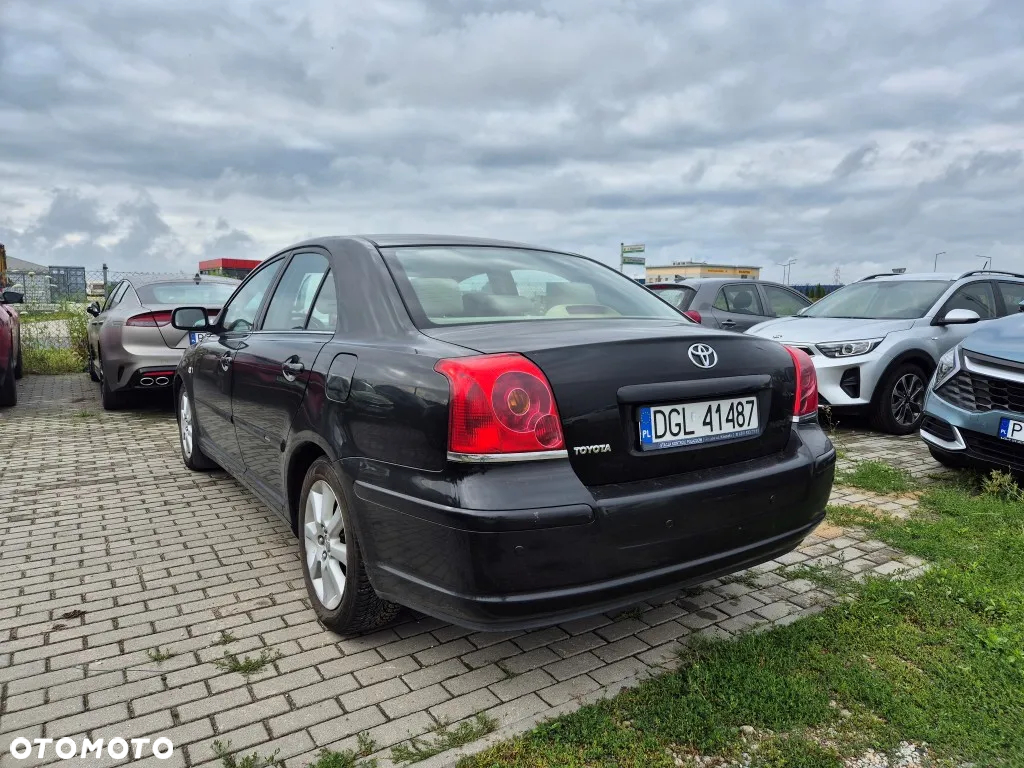 Toyota Avensis 1.8 VVT-i Sol - 4