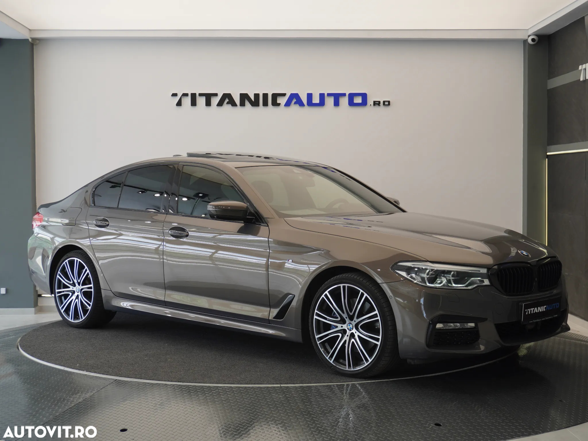 BMW Seria 5 530d xDrive AT - 2