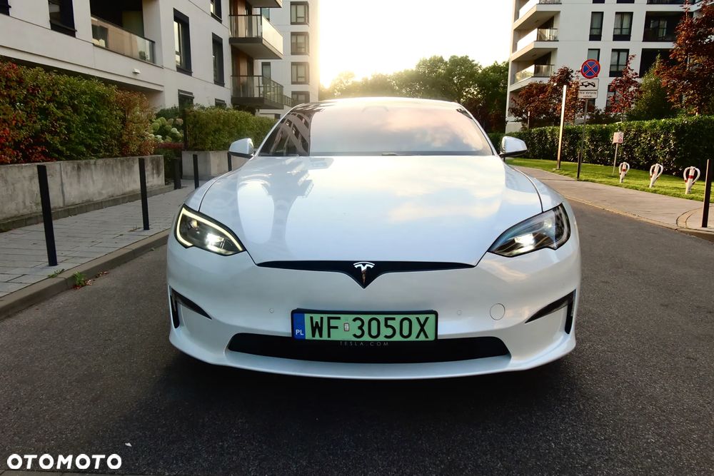 Tesla Model S - 3