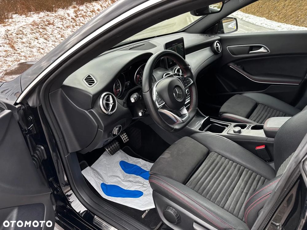 Mercedes-Benz CLA 200 (CDI) d 7G-DCT AMG Line - 17