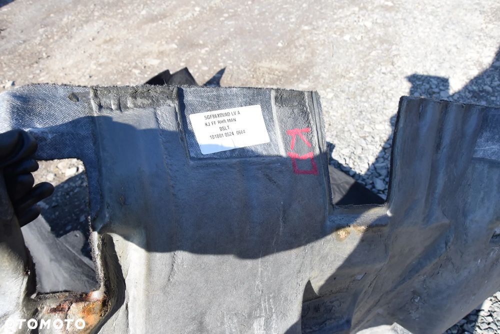 JEEP CHEROKEE KJ DYWAN WYKŁADZINA - 6