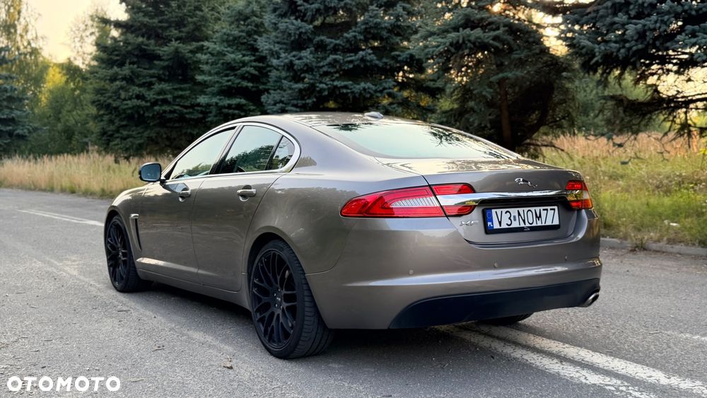 Jaguar XF 2.2 D - 5
