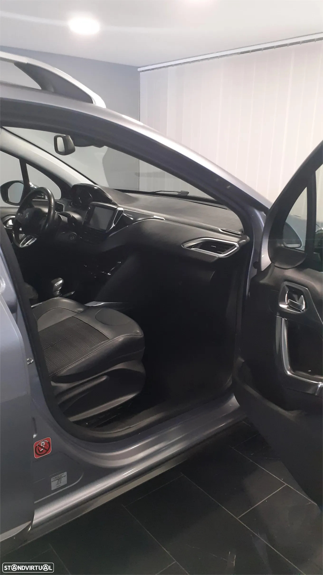 Peugeot 2008 1.2 VTi Allure - 11