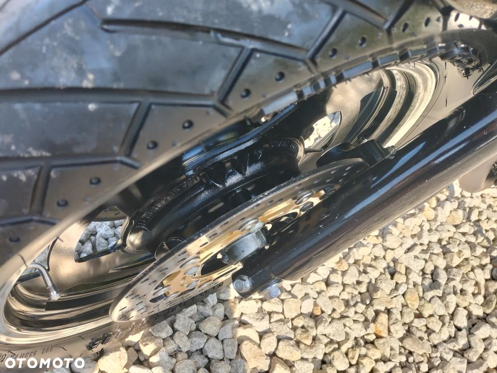 Yamaha V-MAX - 10