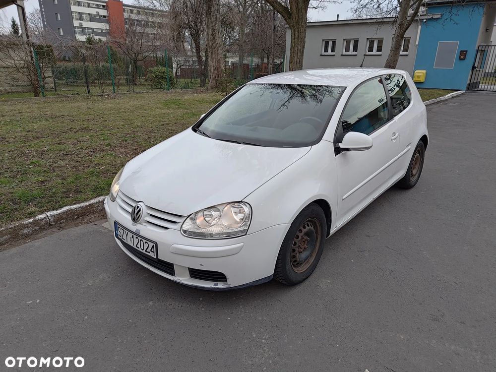 Volkswagen Golf V 1.9 TDI Comfortline - 1