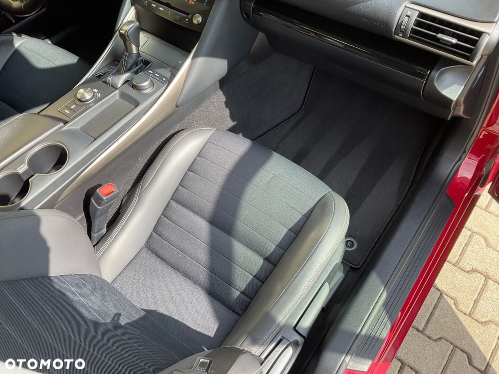 Lexus IS 200t Elegance - 10