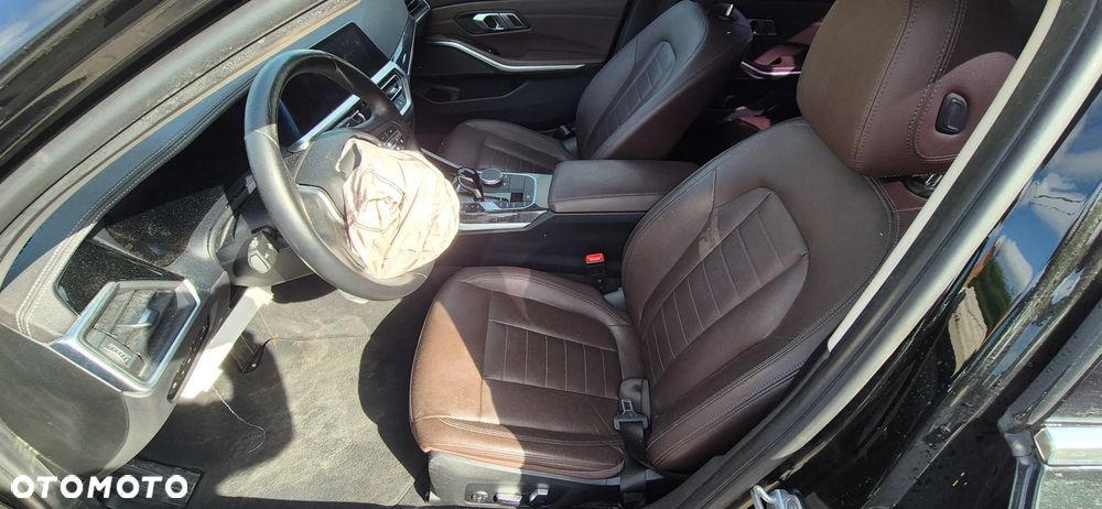 BMW Seria 3 320d xDrive Luxury Line - 15