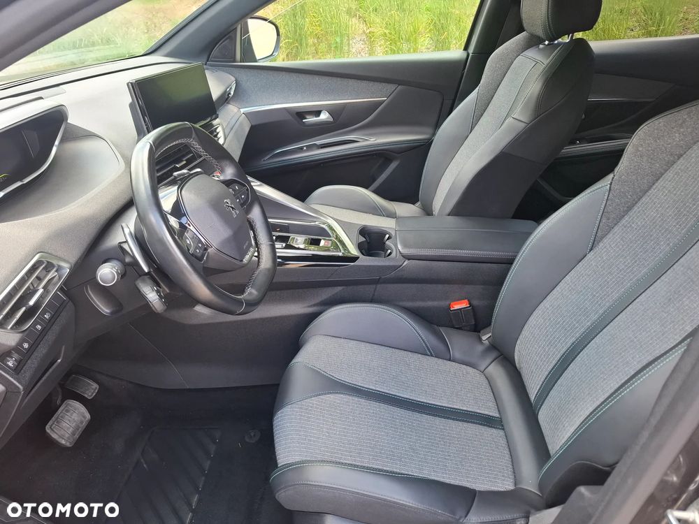 Peugeot 3008 1.6 PureTech Hybrid4 PHEV Allure Pack S&S EAT8 - 11